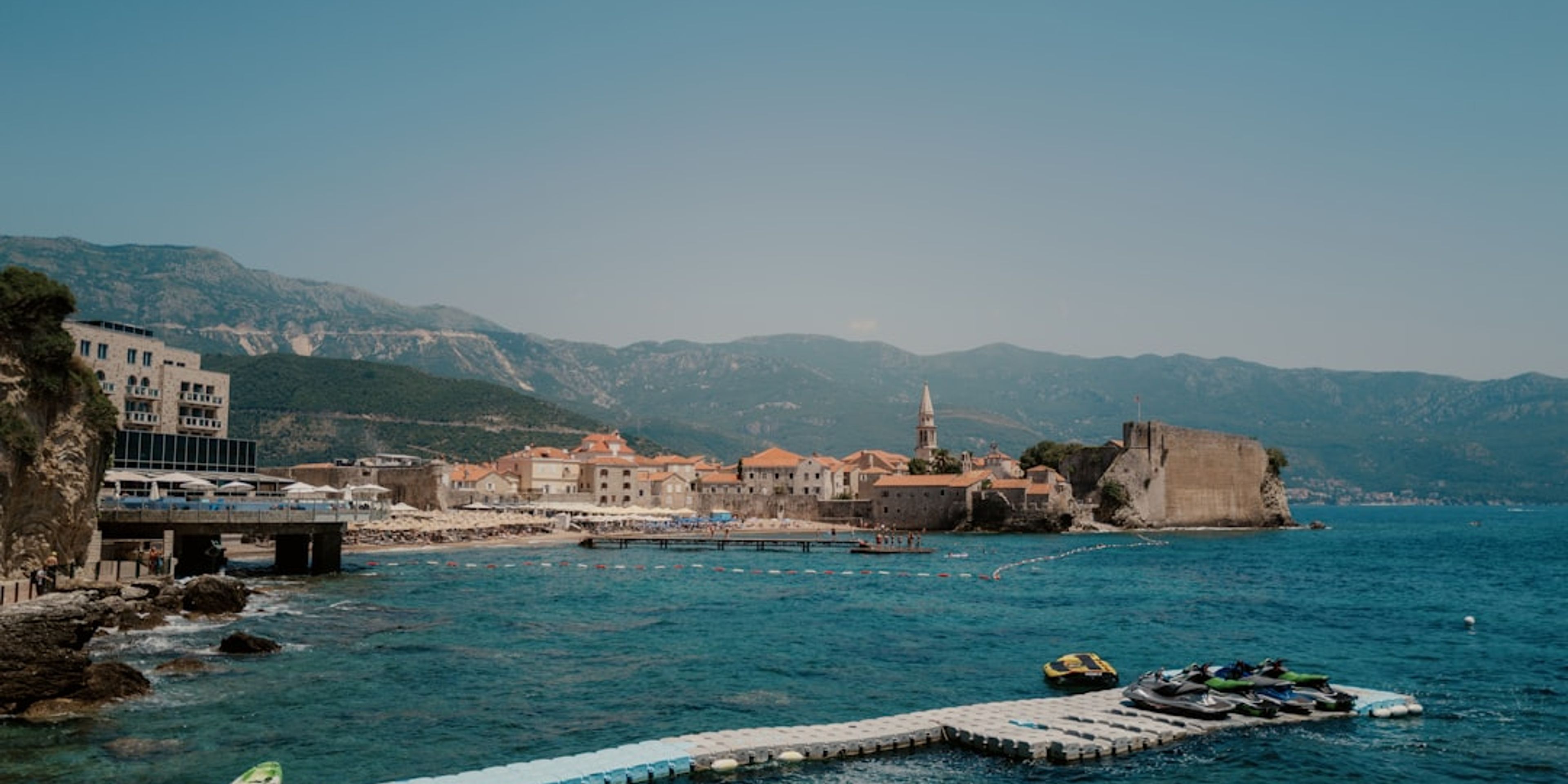 Hotels near Mogren Beach