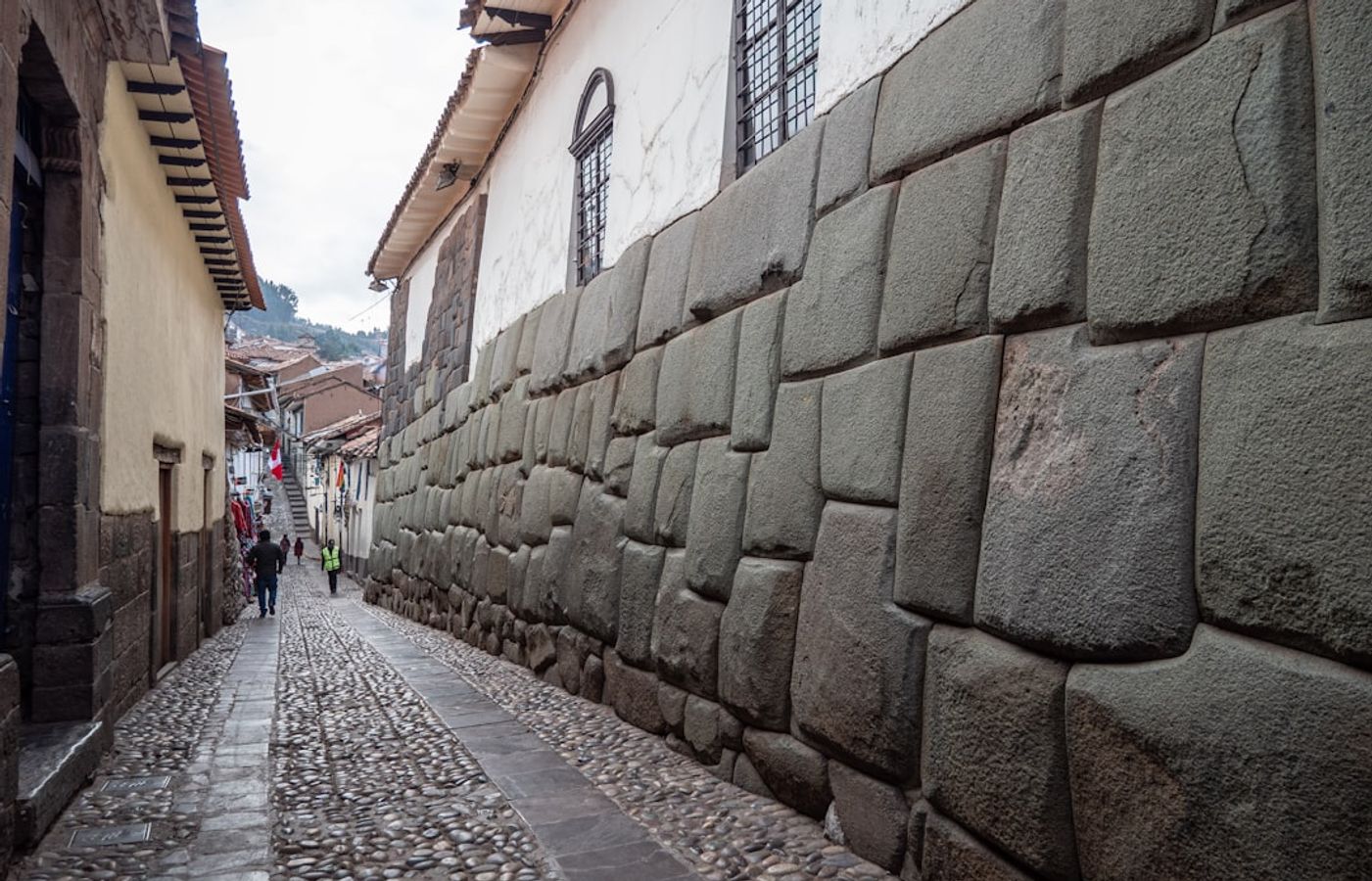 Calle Hatunrumiyoc and the Twelve-Angled Stone - Inca Masonry at Its Finest
