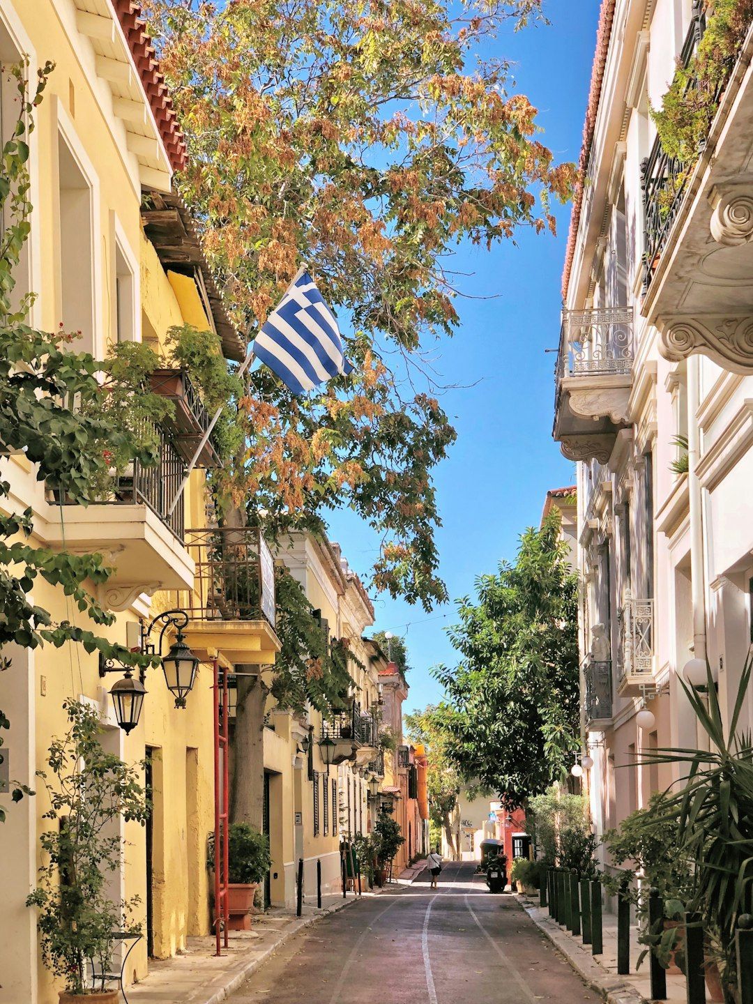 Plaka - The Old Neighbourhood Beneath the Acropolis