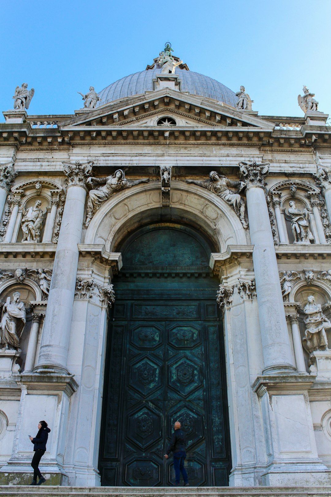 Basilica de Santa Maria - The City's Oldest Church