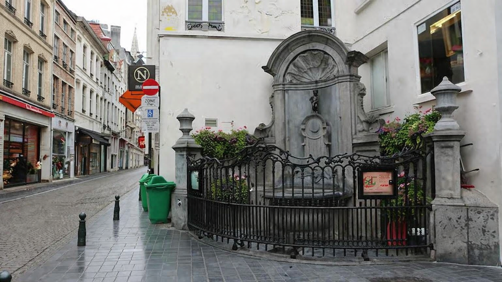 Manneken Pis & the Manneken Pis Wardrobe - Brussels' Cheeky Symbol