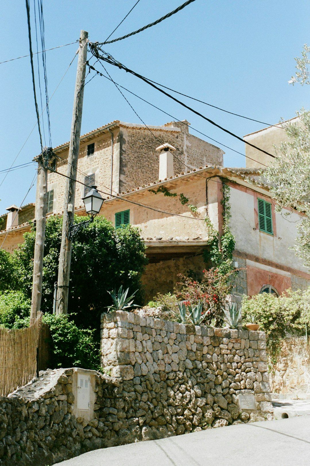 Old Town of Palma de Mallorca - Tangled Streets, Patios and Markets