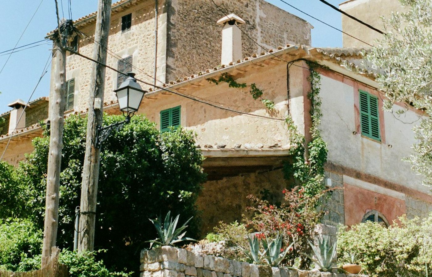Old Town of Palma de Mallorca - Tangled Streets, Patios and Markets