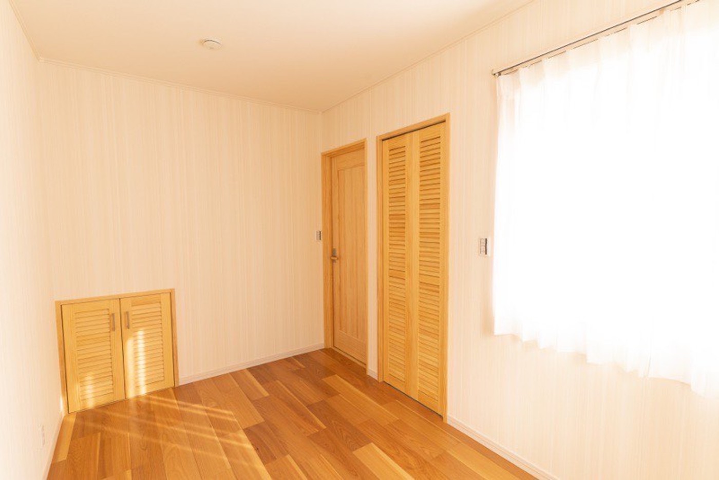 洋室２部屋の壁紙