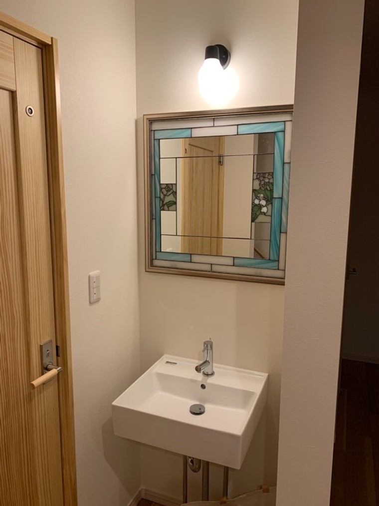 １階洗面台の照明