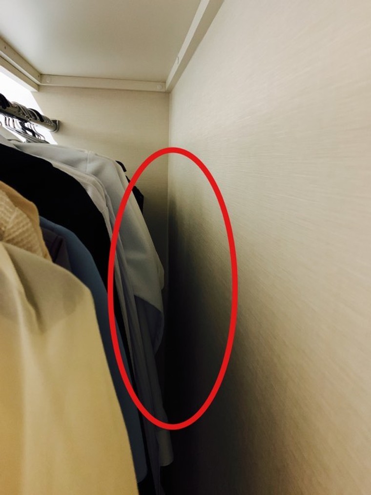 ハンガーパイプ　壁からの位置