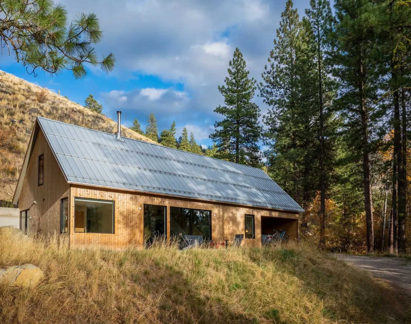 An exterior shot of Newfitch Cabin in Mazama, WA