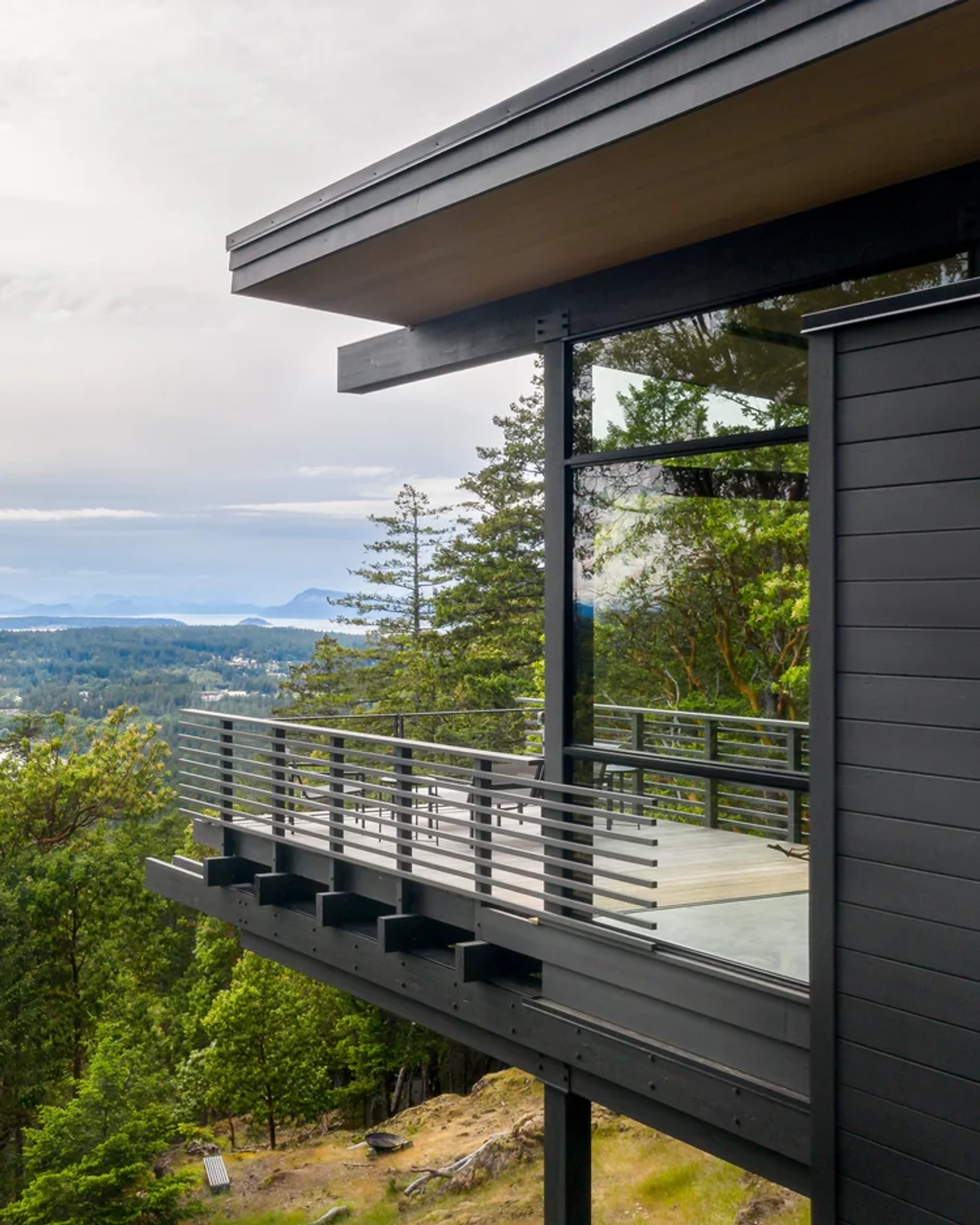 An exterior shot of a modern home in Orcas Island