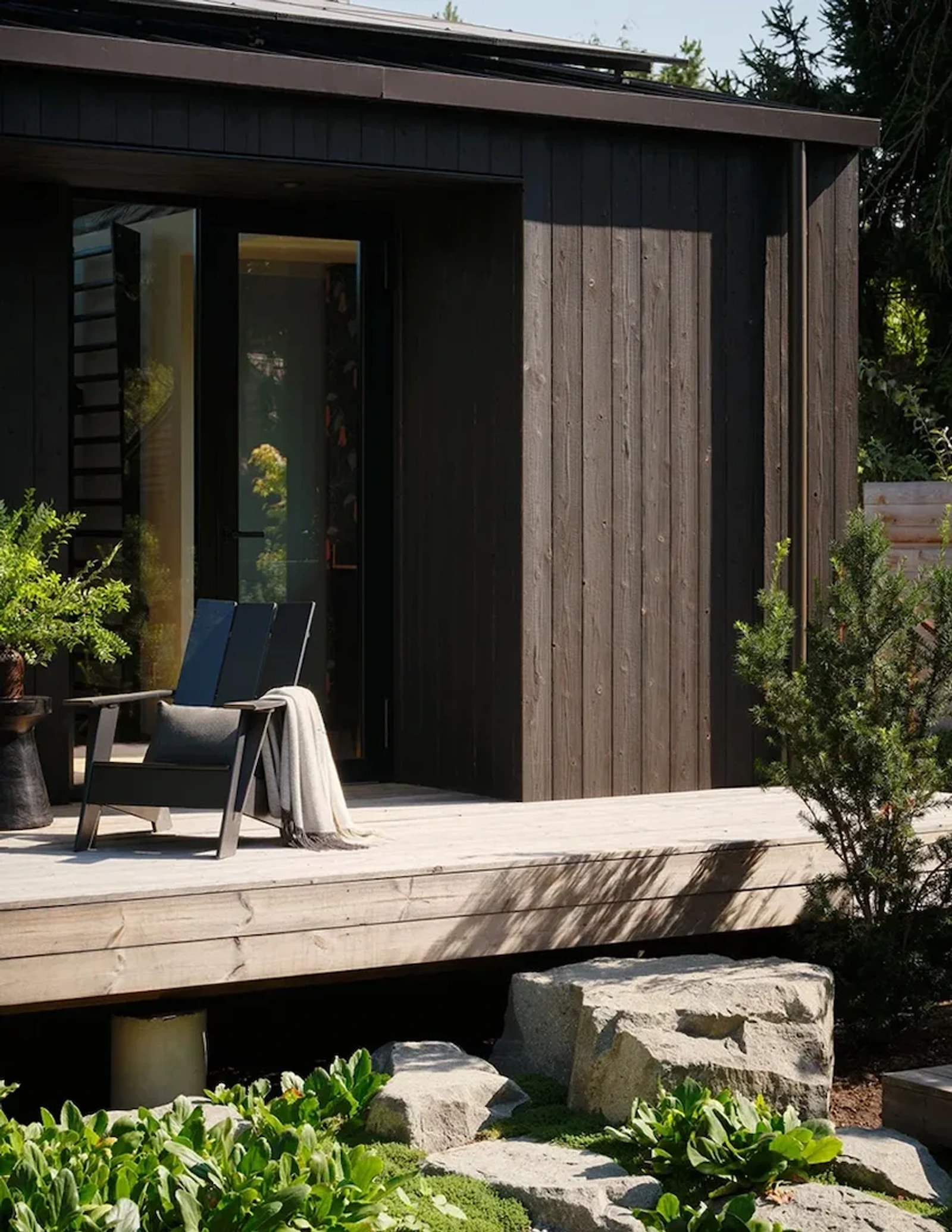 An exterior shot of Mr. Belvedere in Seattle, WA