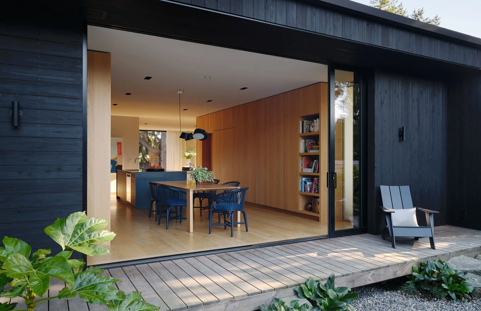 An exterior shot of Mr. Belvedere in Seattle, WA