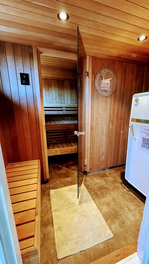 Badstua, skifterom og kjøleskap