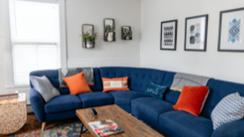how to arrange an l shpaed sofa in living room
