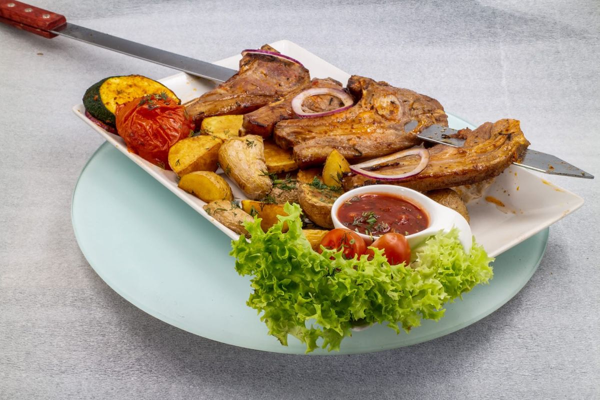 43. Grill aus Lammfleisch