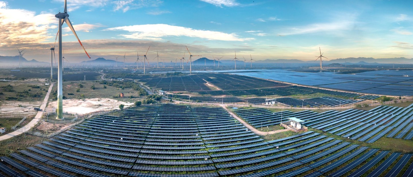 EU Hybrid Solar‑Wind Projects: An EPC‑Focused Guide