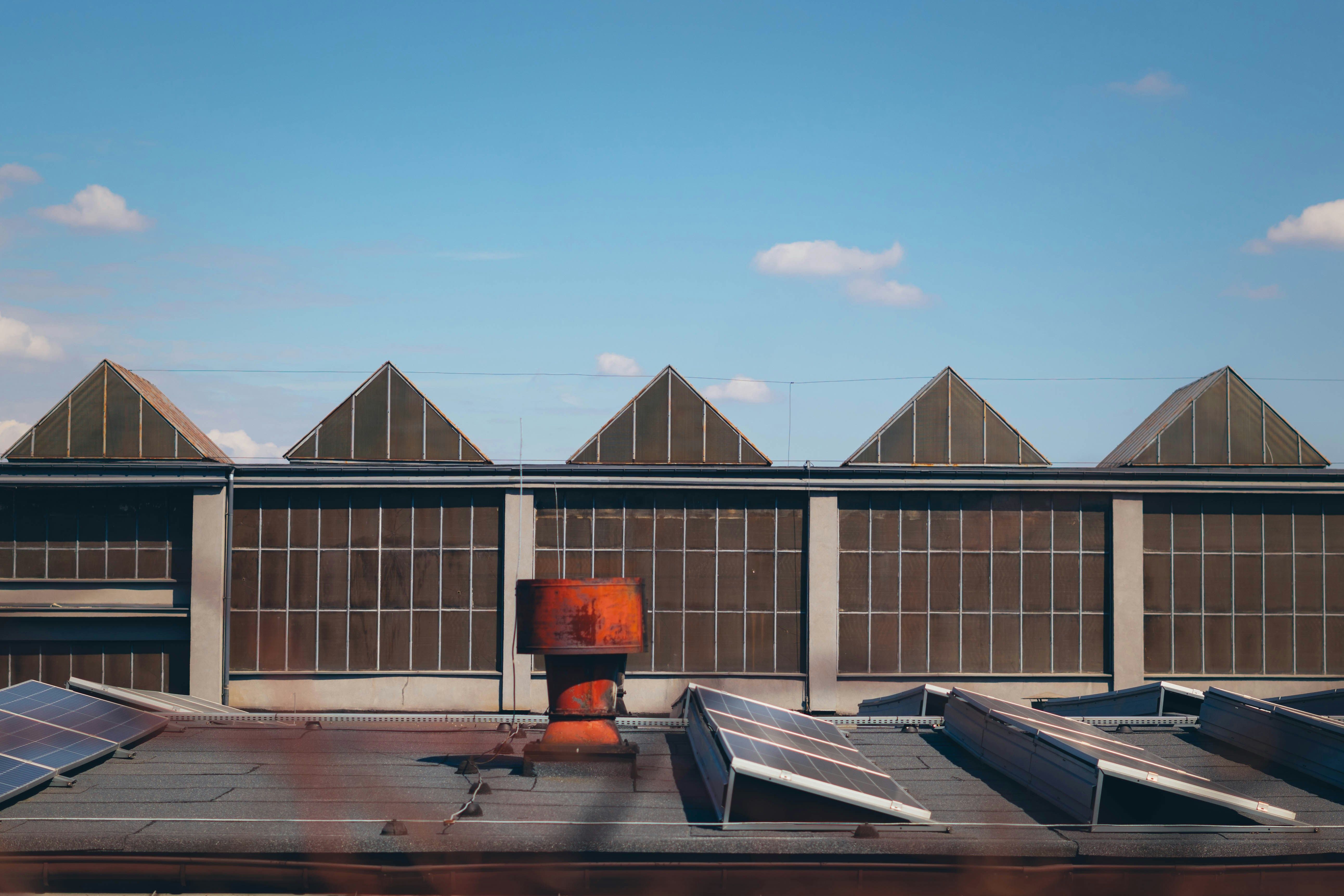Solar Panel Orientation South vs East‑West in 2026