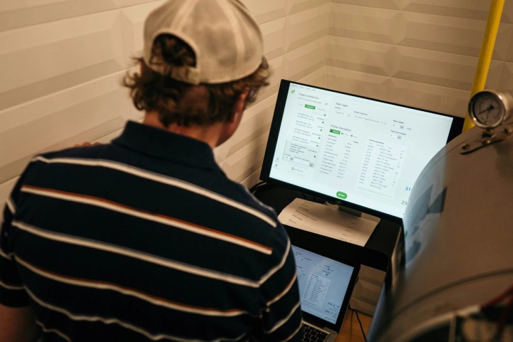 Reading kW and kWh Correctly on Solar Proposals and Utility Bills