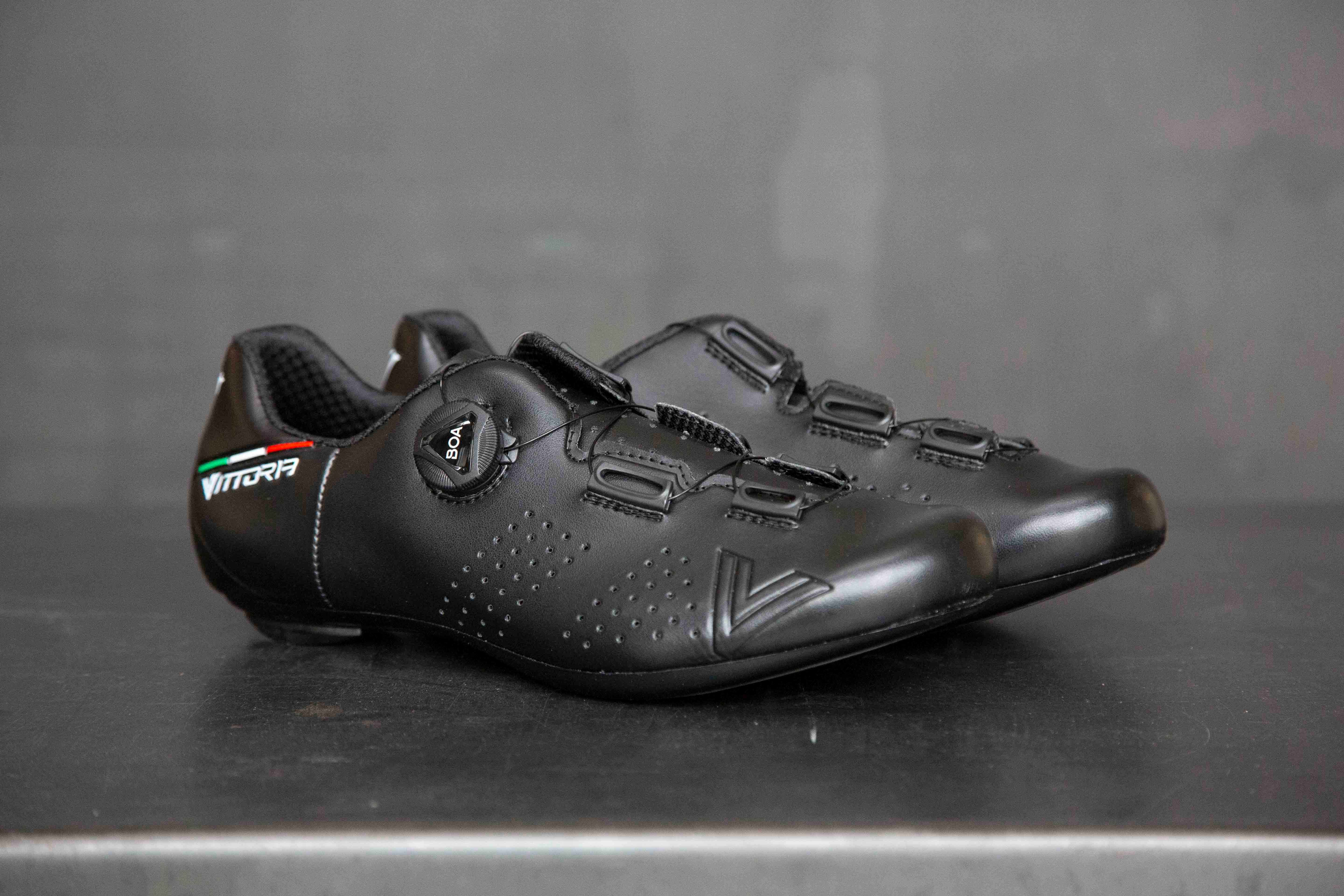 Silver best sale cycling shoes