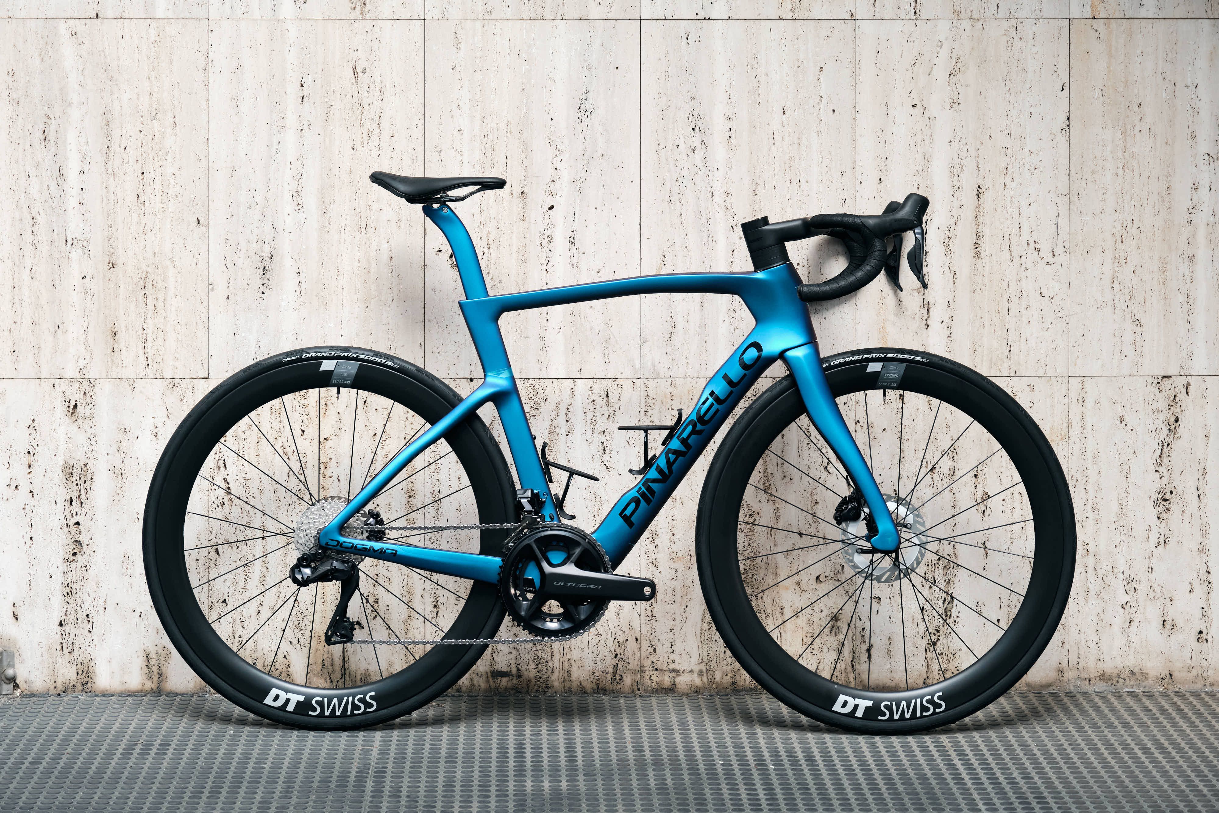 Pinarello | Dogma F Disc 2026 | Shimano Ultegra Di2 12s | Luxter