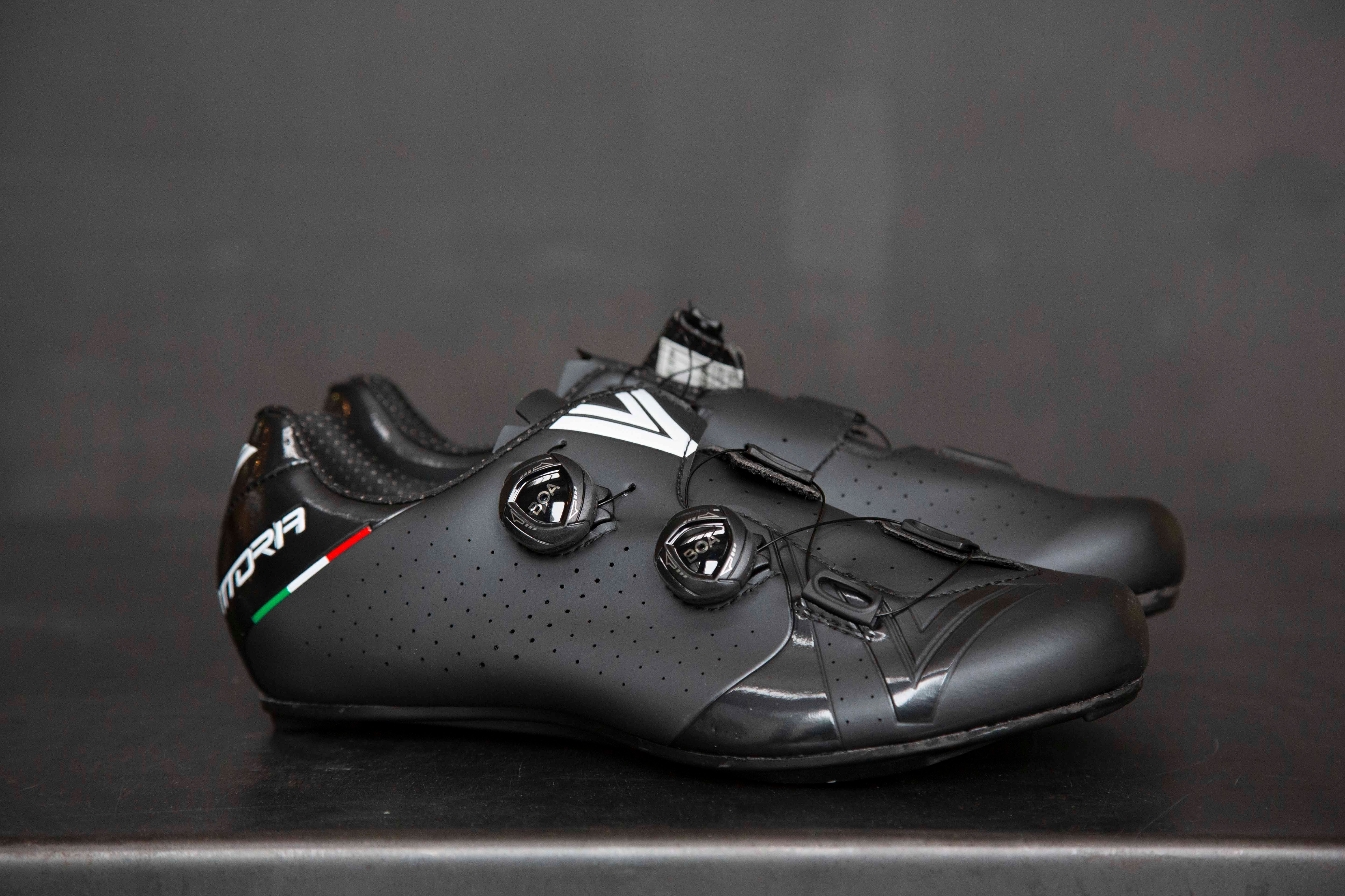 Velar 2022 | Road Cycling Shoes | Black | In Stock