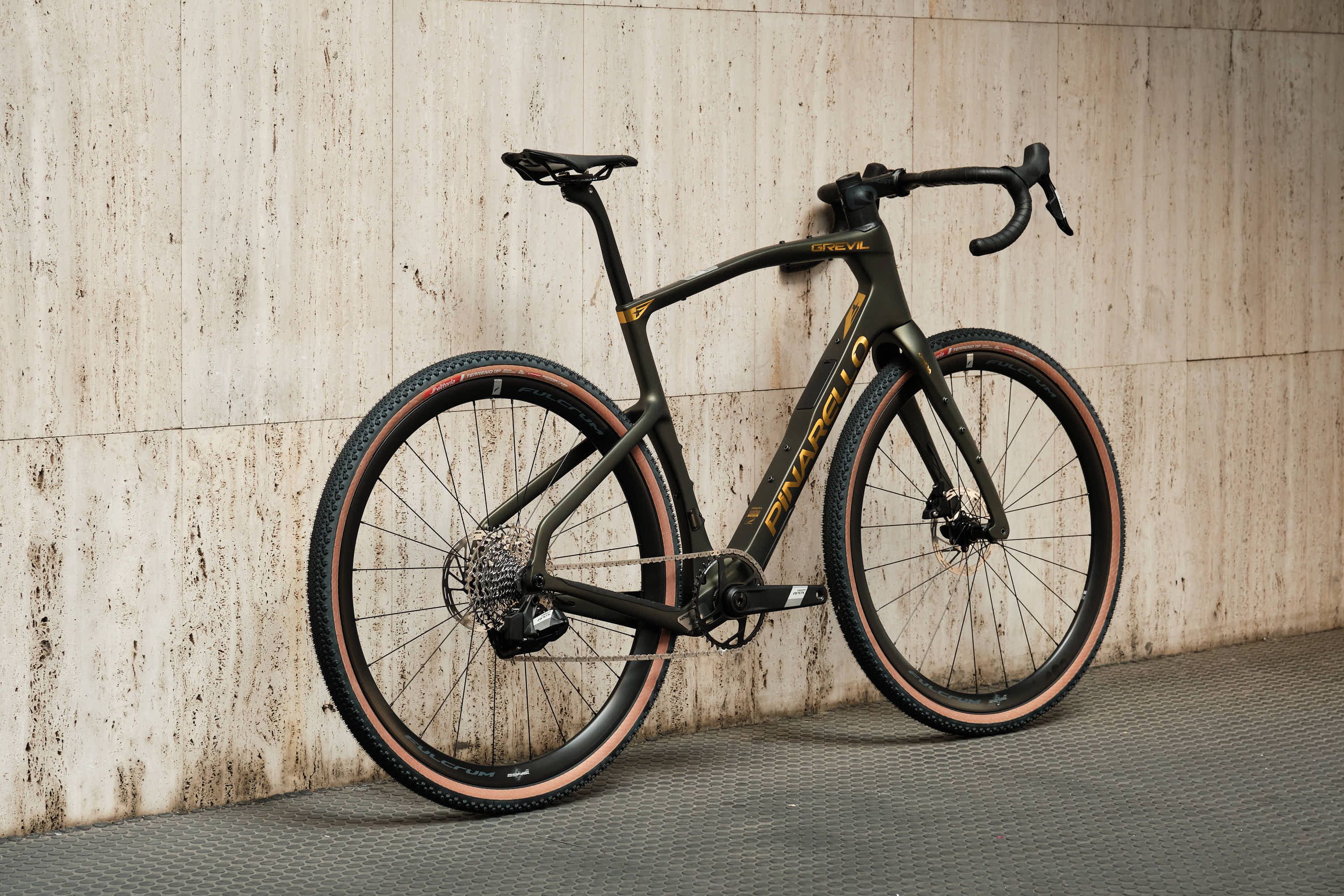 Pinarello Grevil F3 | Sram APEX XPLR AXS 1x12 | Etna Black | Size 575