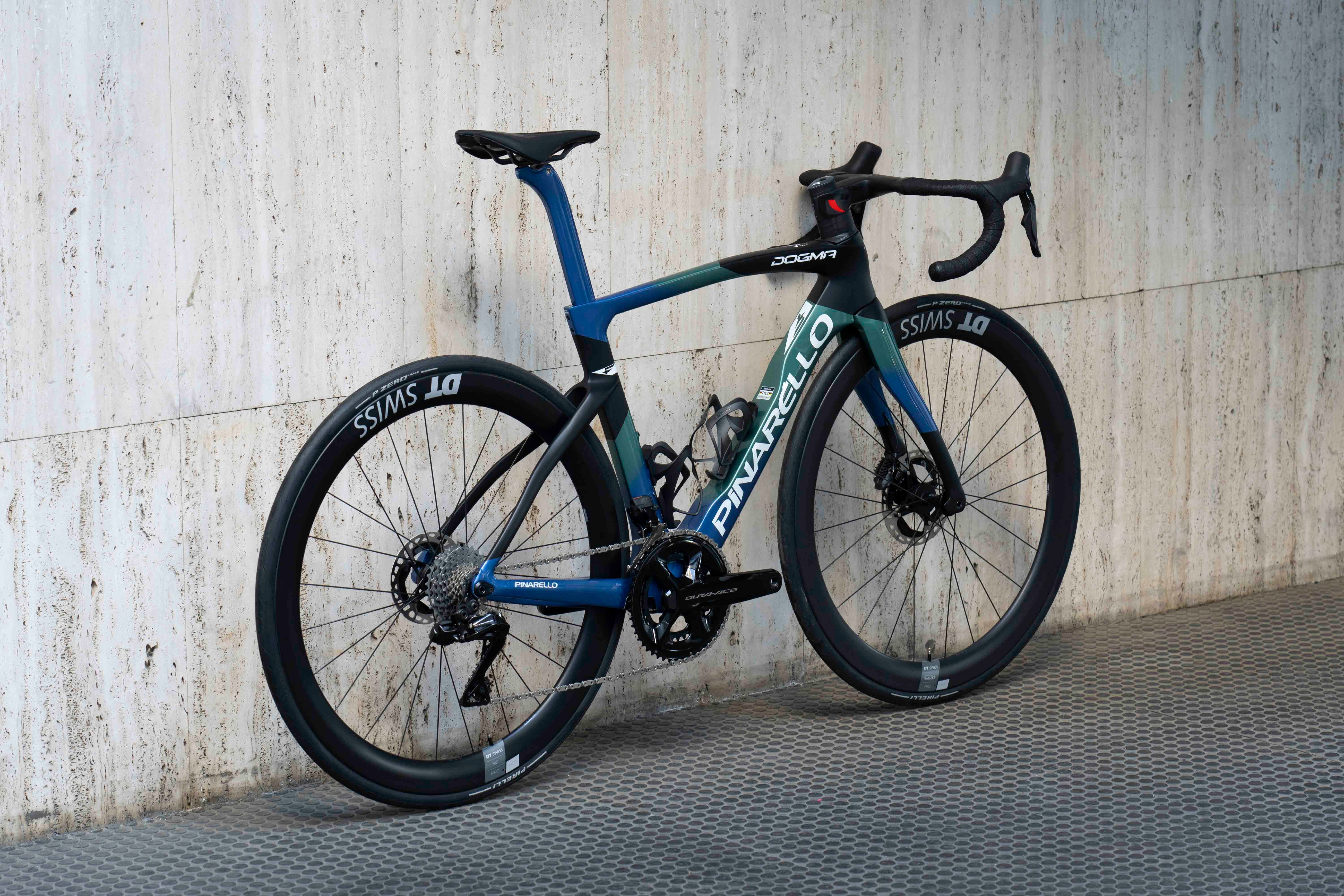 Road bike pinarello sales dogma