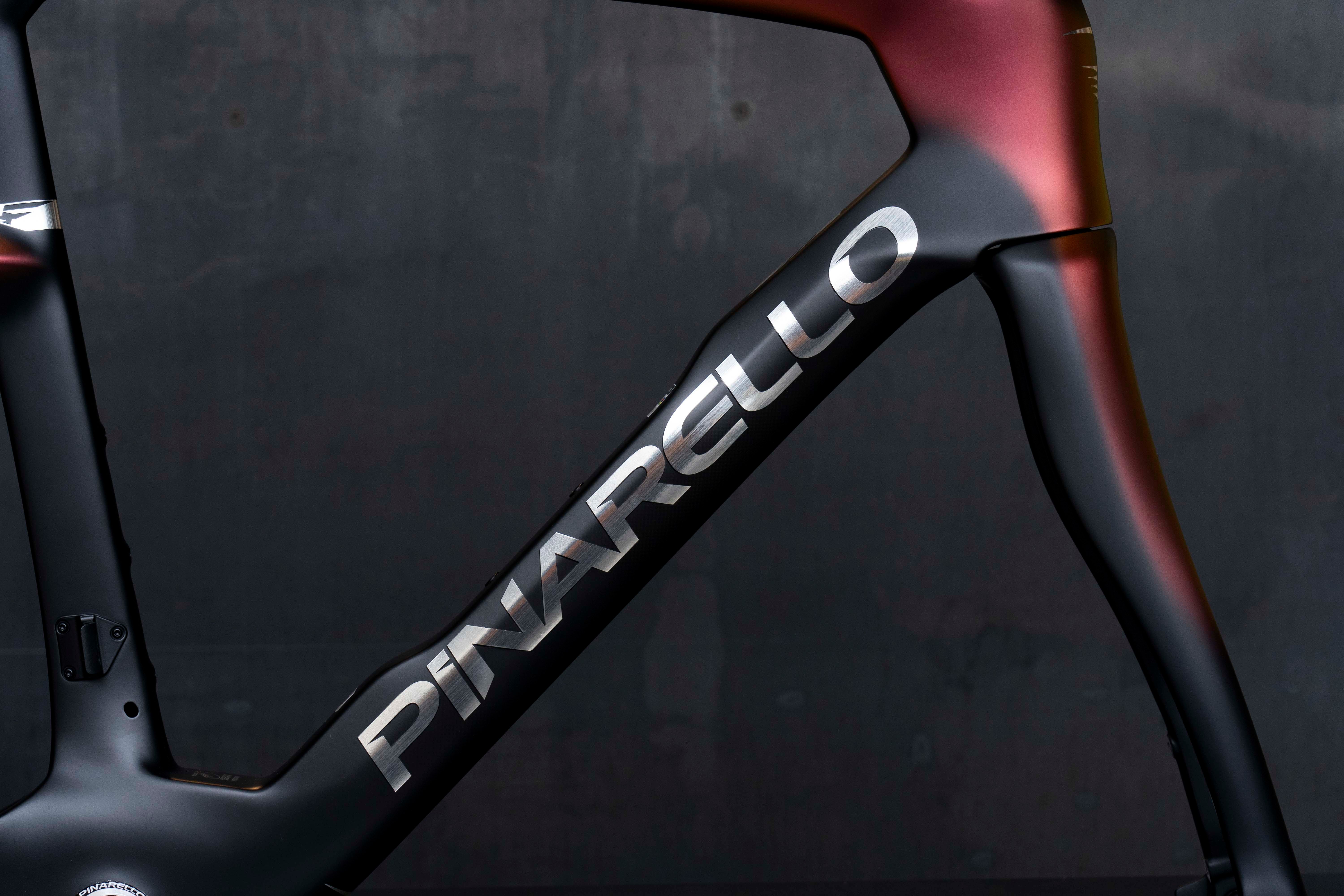 Pinarello Dogma F 2025 Frameset | Luxter Red Gold | Size 515