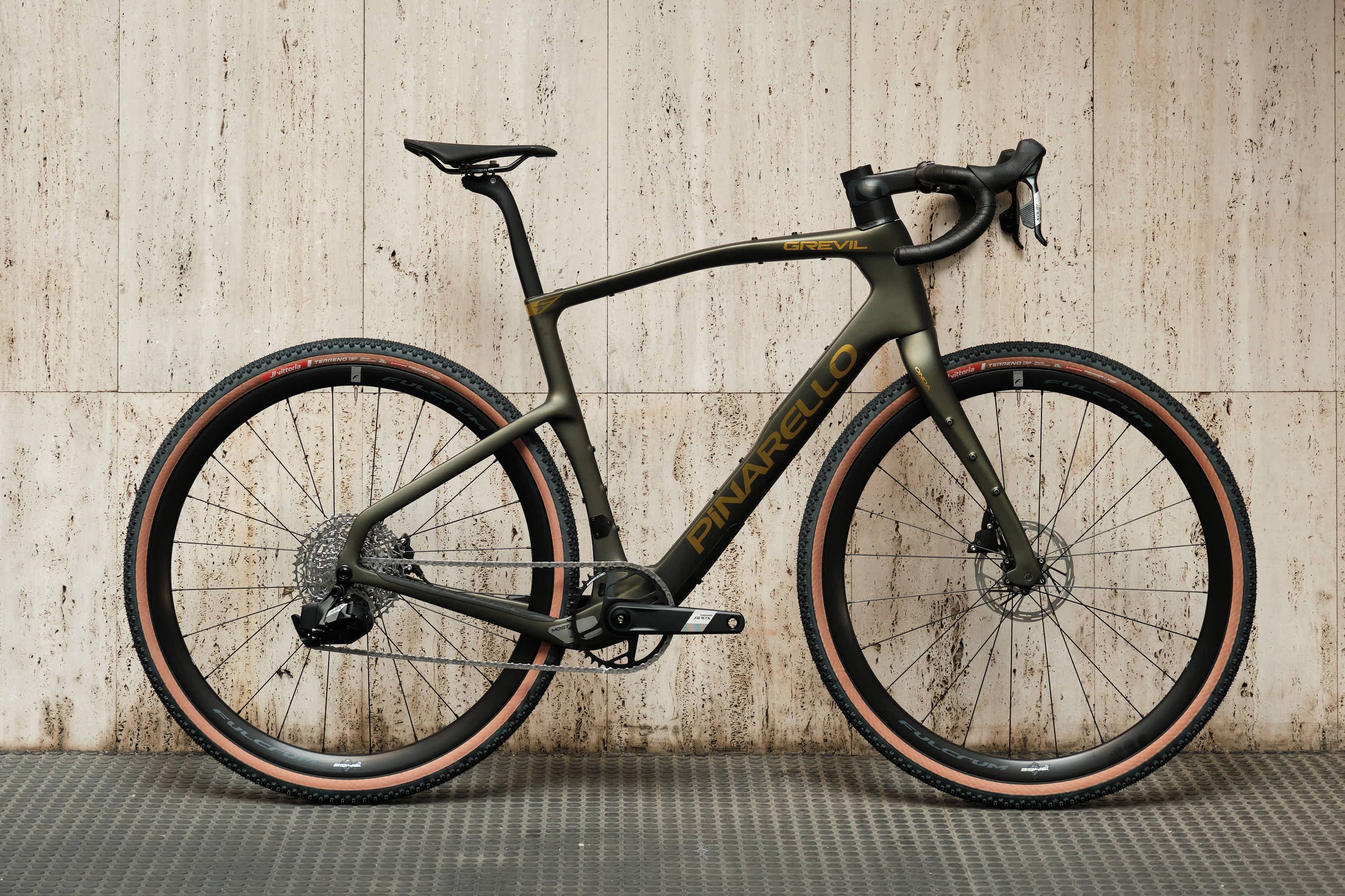 Pinarello Grevil F3 | Sram APEX XPLR AXS 1x12 | Etna Black | Size 575