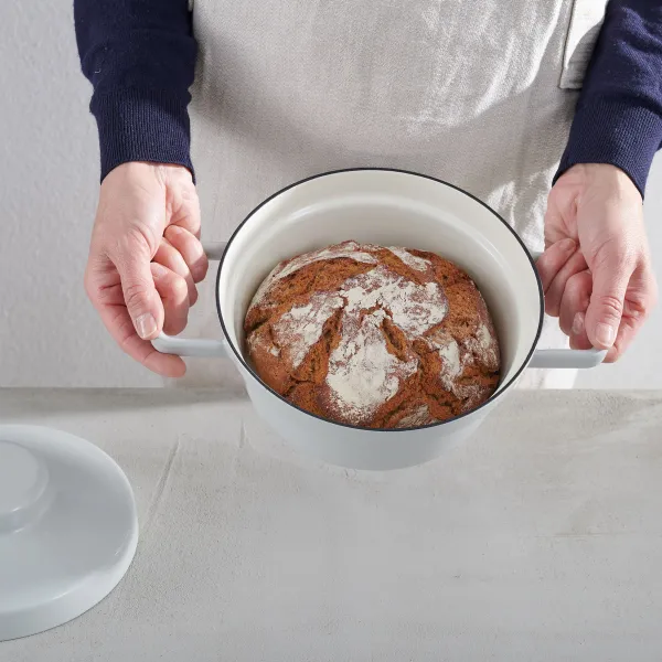 Brot backen im Aromapot 24cm in Farbe Silent Grey 