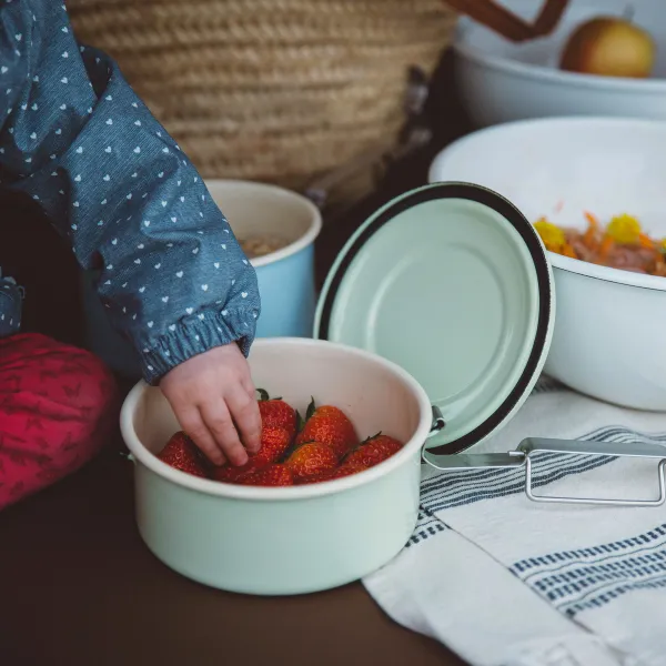 Picknickmoment mit der Dichtungsdose