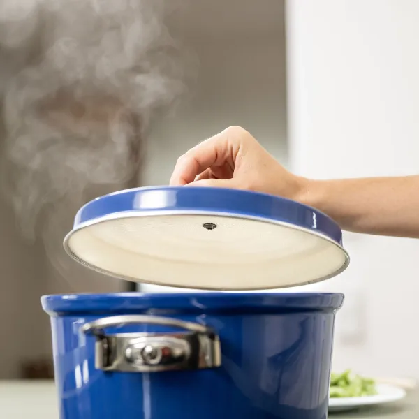 Exzellente Dampfbildung im Topf mit AromaPlus-Deckel