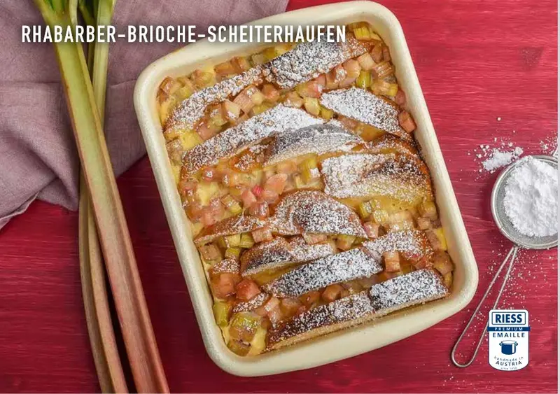 Rhabarber-Brioche-Scheiterhaufen