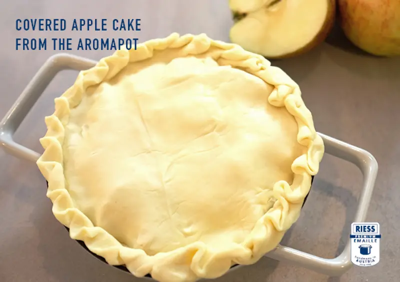 Covered apple cake