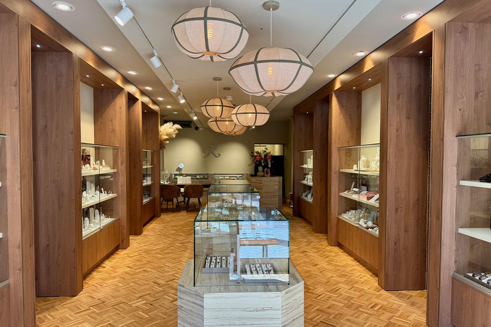 Jewelz (Kleine Berg), Kleine Berg 34a (De Bergen, Centrum)