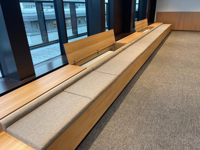 sitting-bench-with-soft-padding