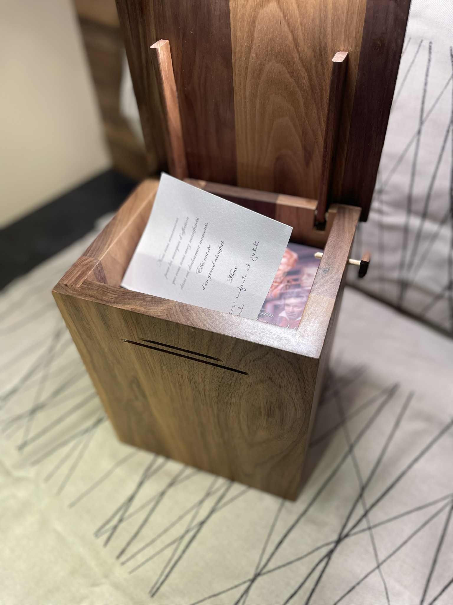 Urne en bois biodégradable, fabrication Québécoise