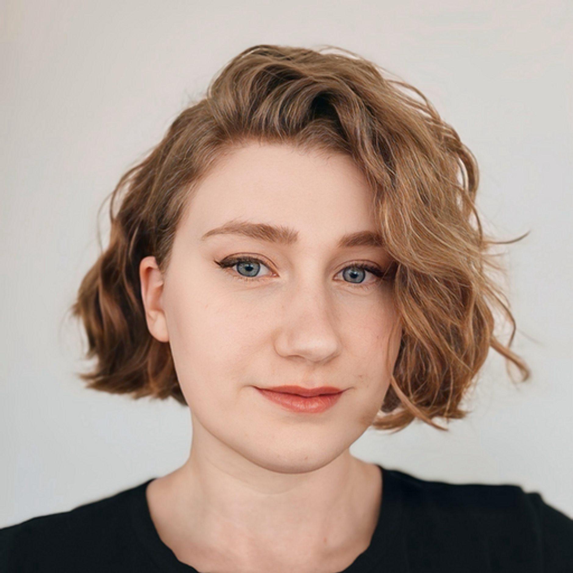 Freyja Headshot
