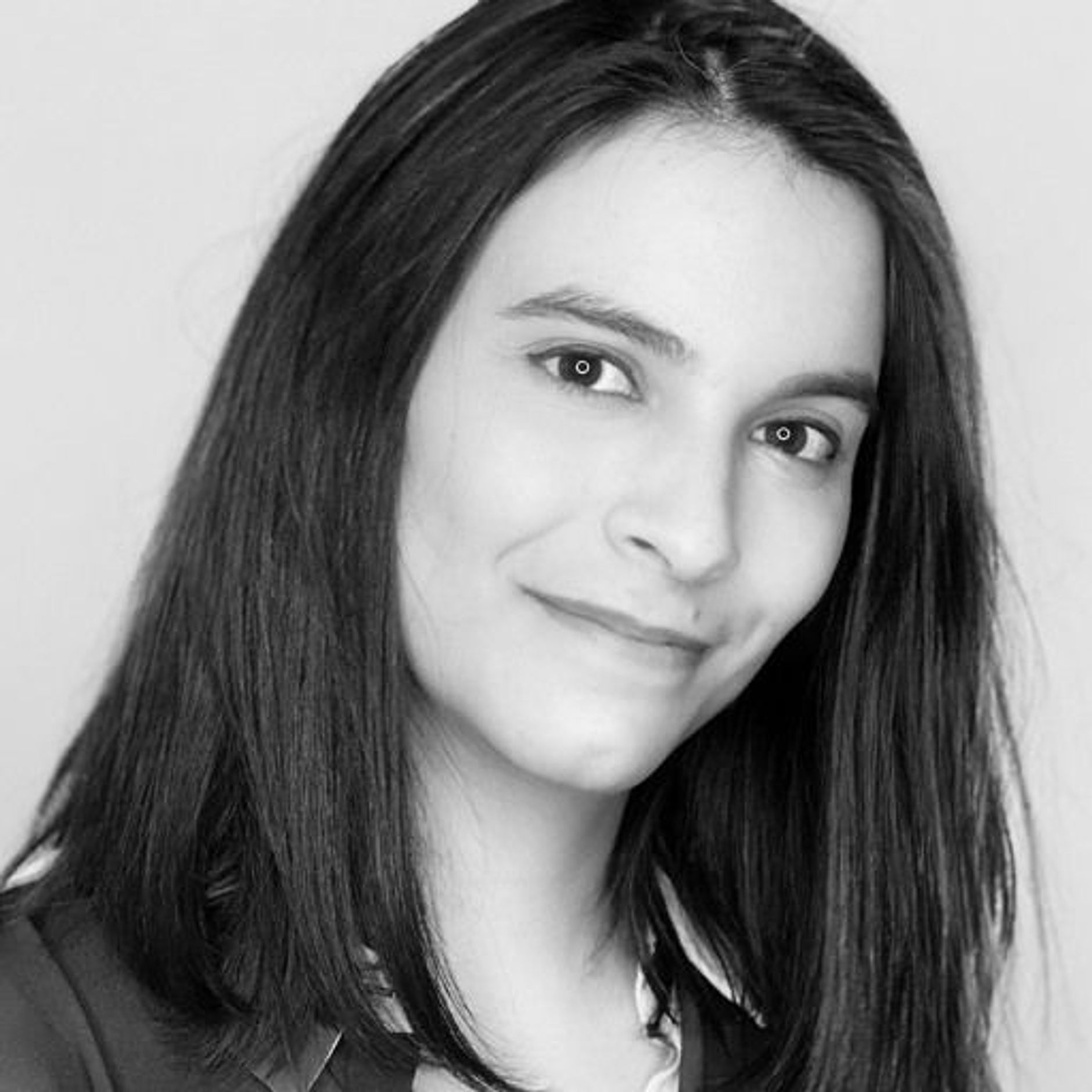 Headshot of Rae Verringia