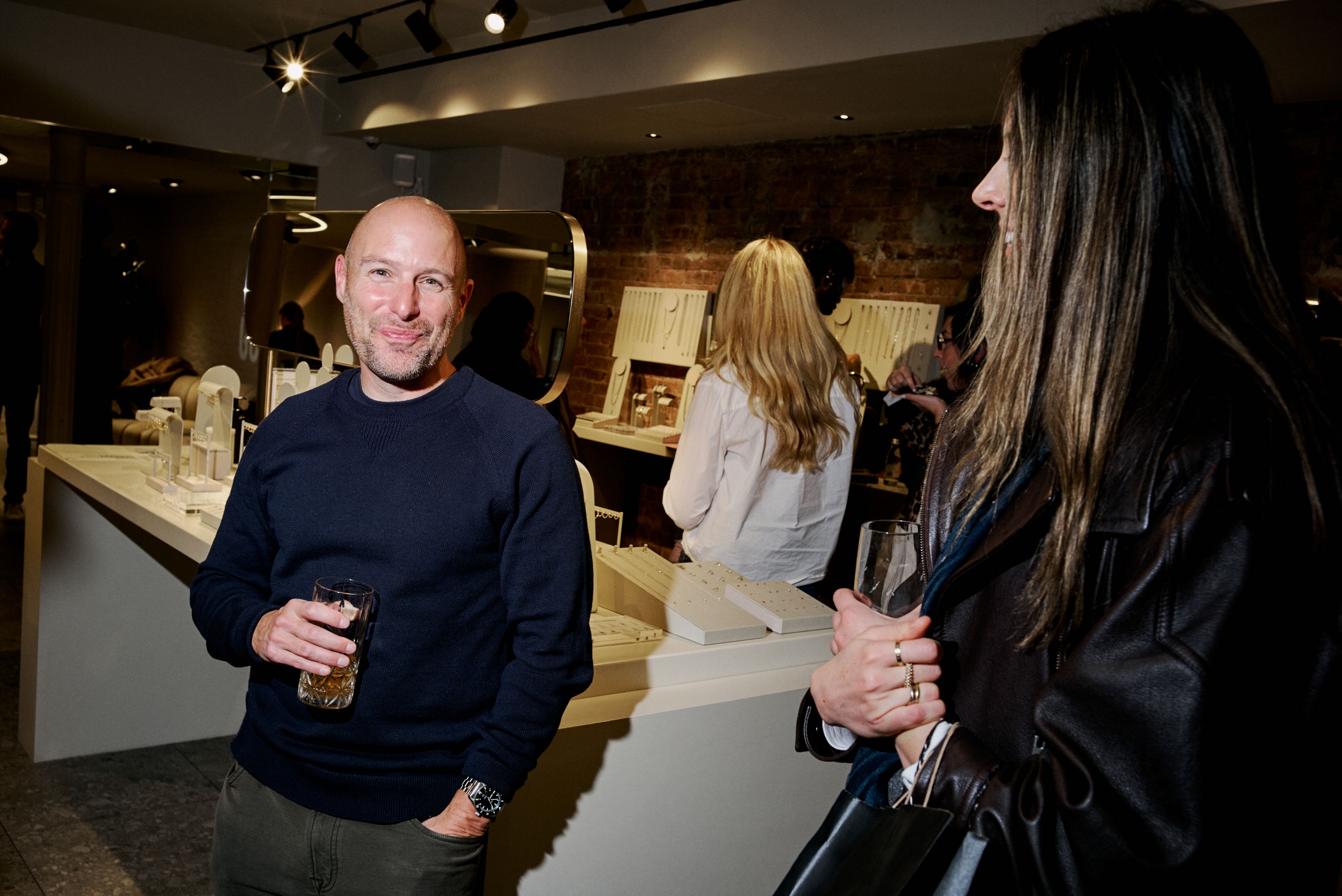 Guests at Mejuri Sip & Shop