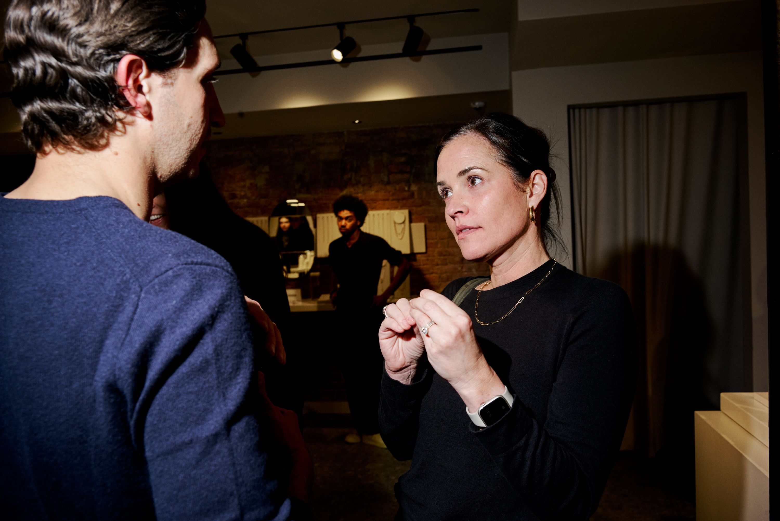 Guests at Mejuri Sip & Shop