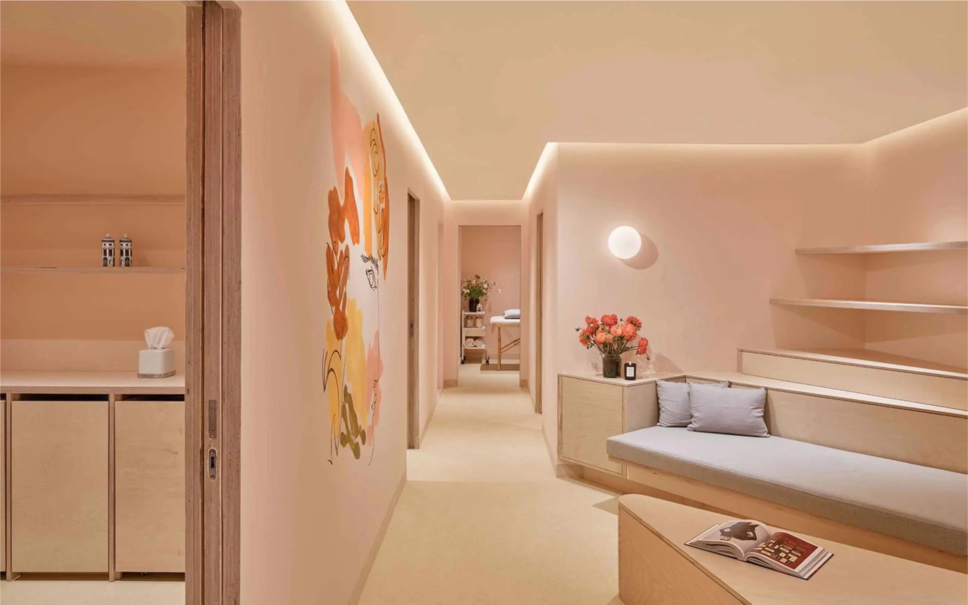 In-store photo of Shen's service offices