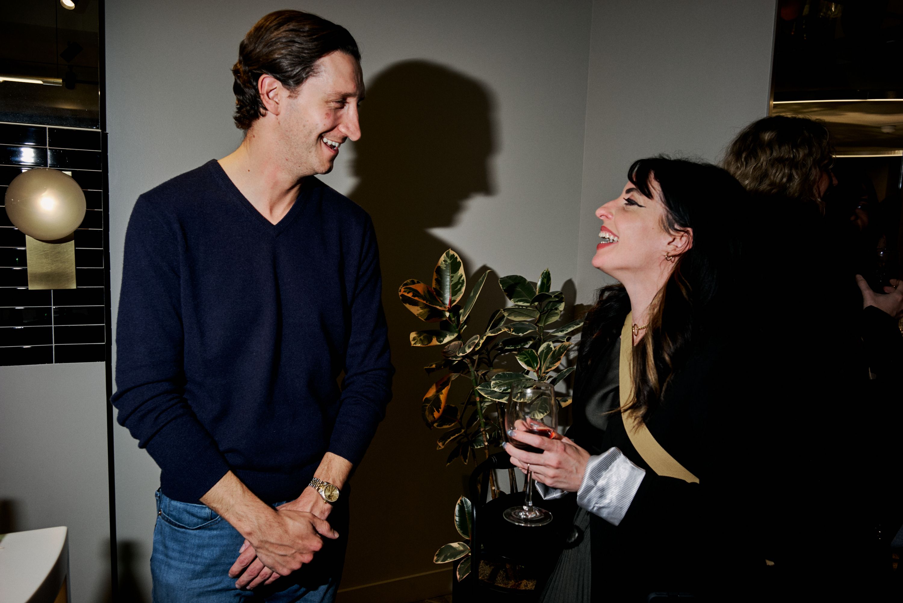 Guests at Mejuri Sip & Shop