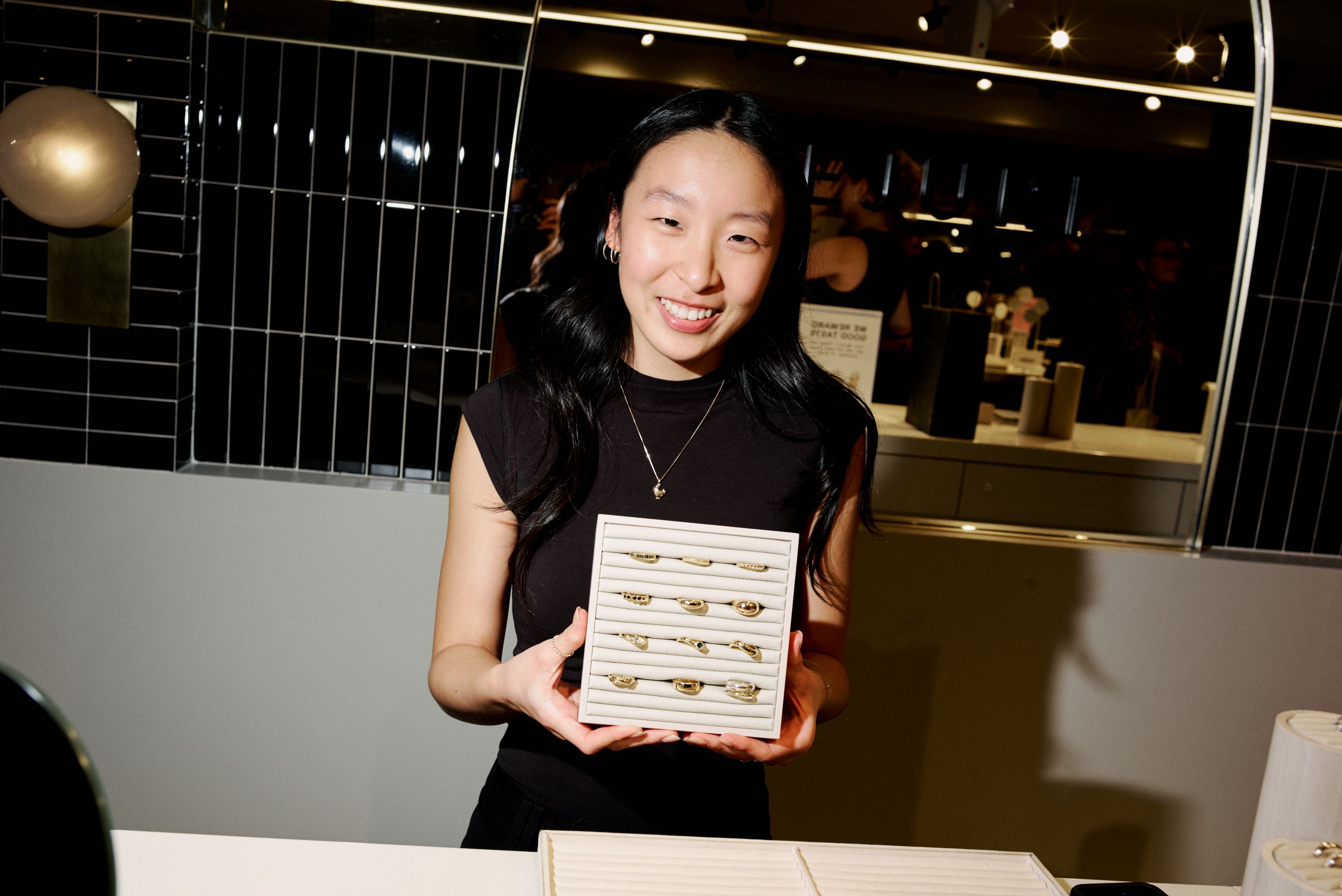 Guests at Mejuri Sip & Shop