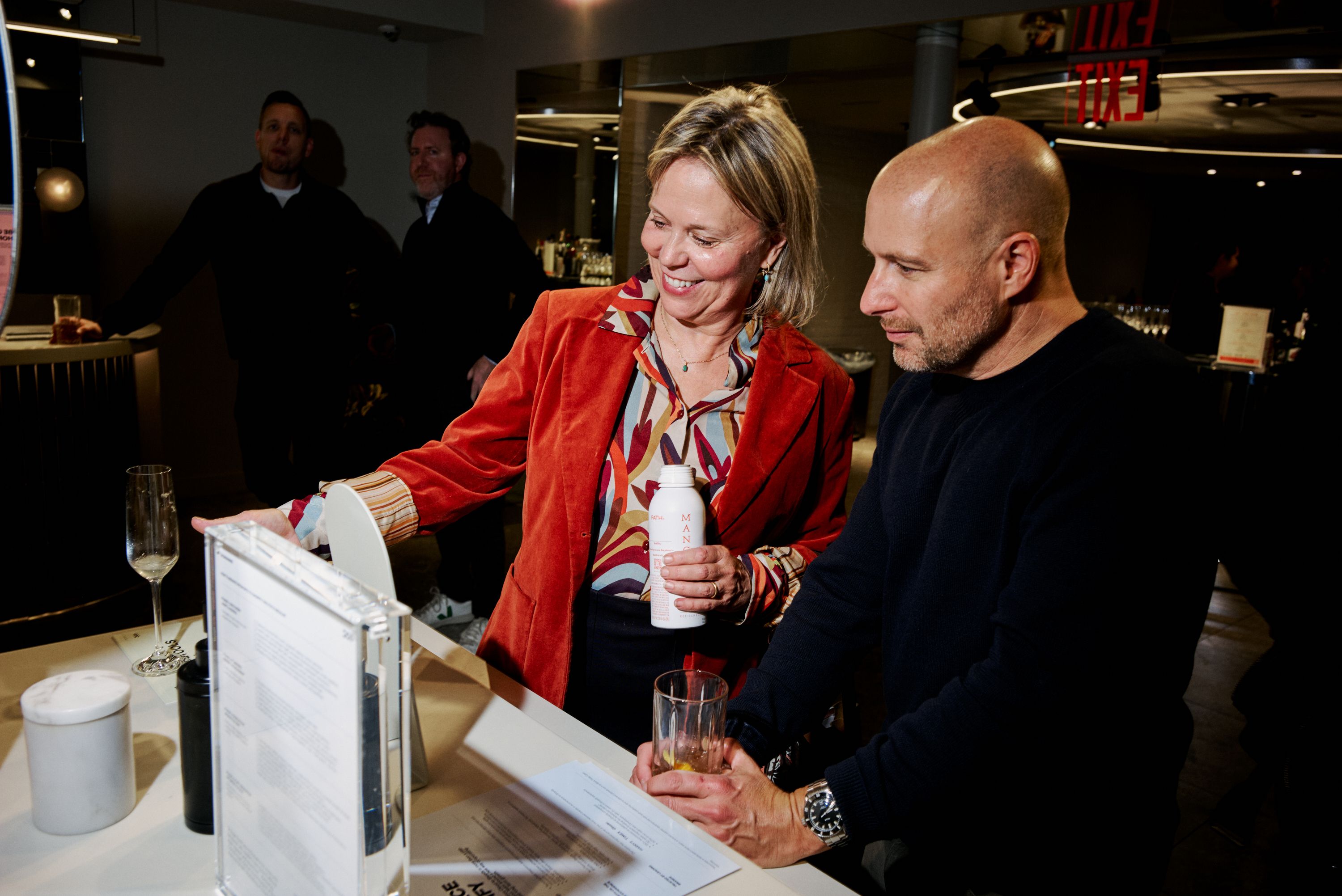 Guests at Mejuri Sip & Shop