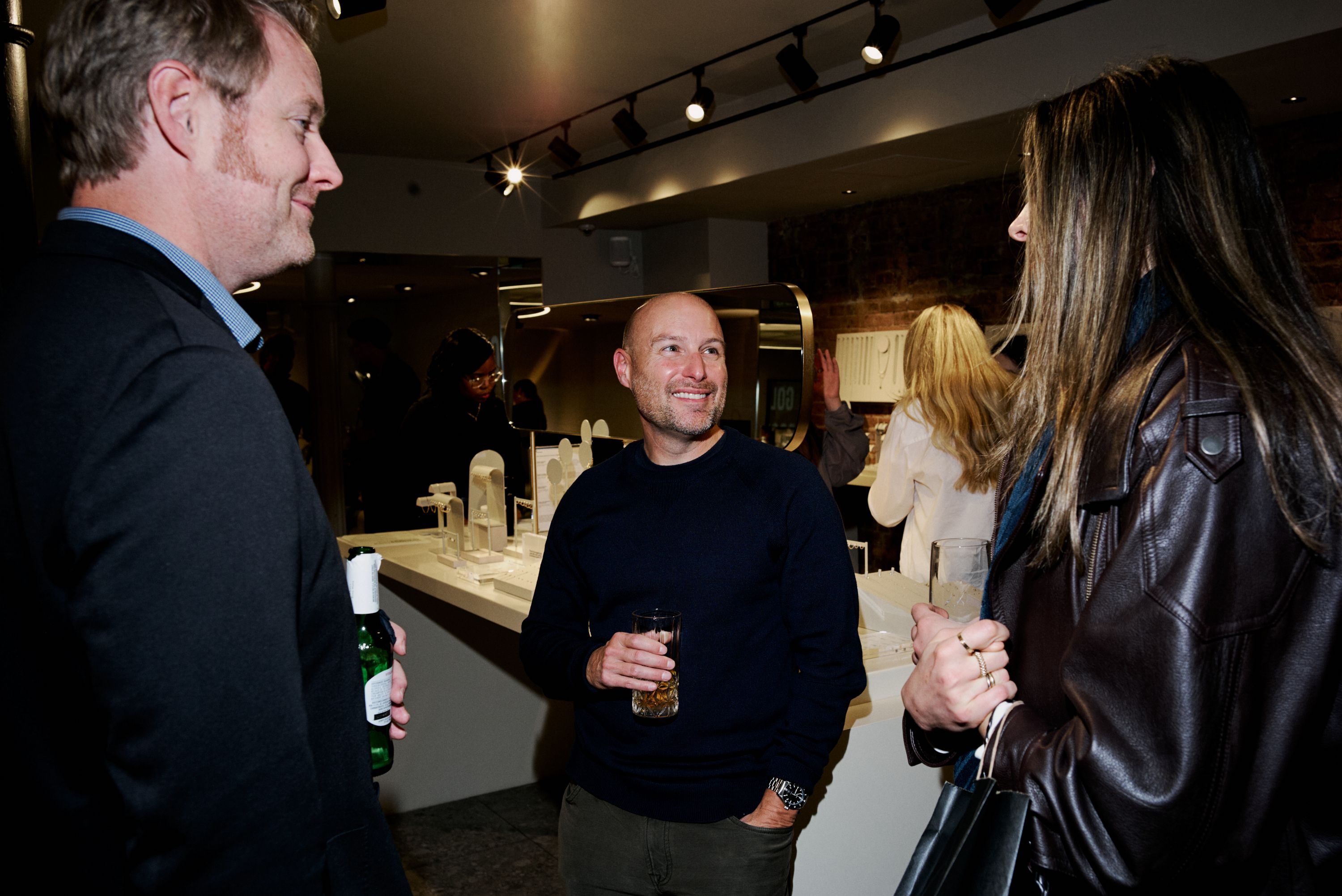 Guests at Mejuri Sip & Shop