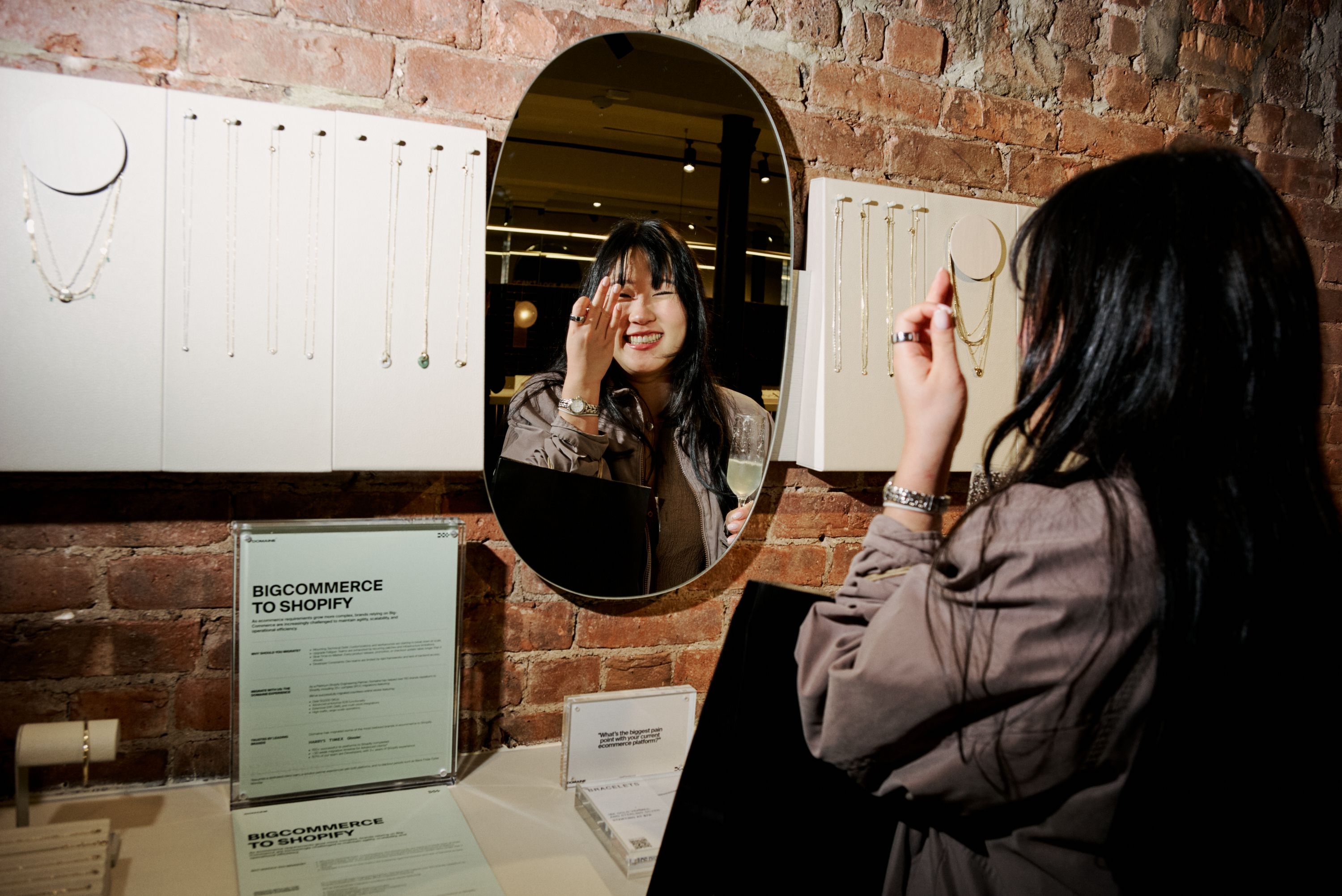 Guests at Mejuri Sip & Shop