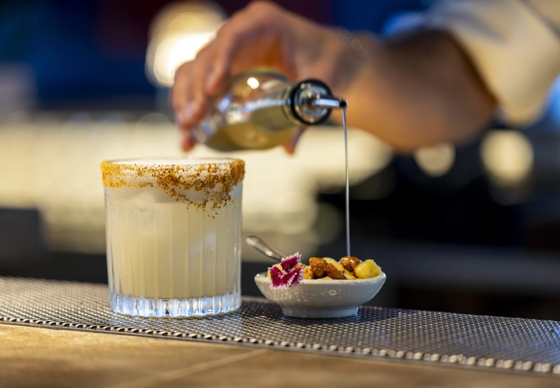 Azul Barcelona cocktail tapas