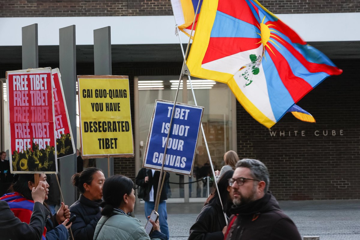 A coalition of UK-based Tibetan groups gathered to strongly condemn Guo-Qiang’s “cultural violence”
Pete Speller