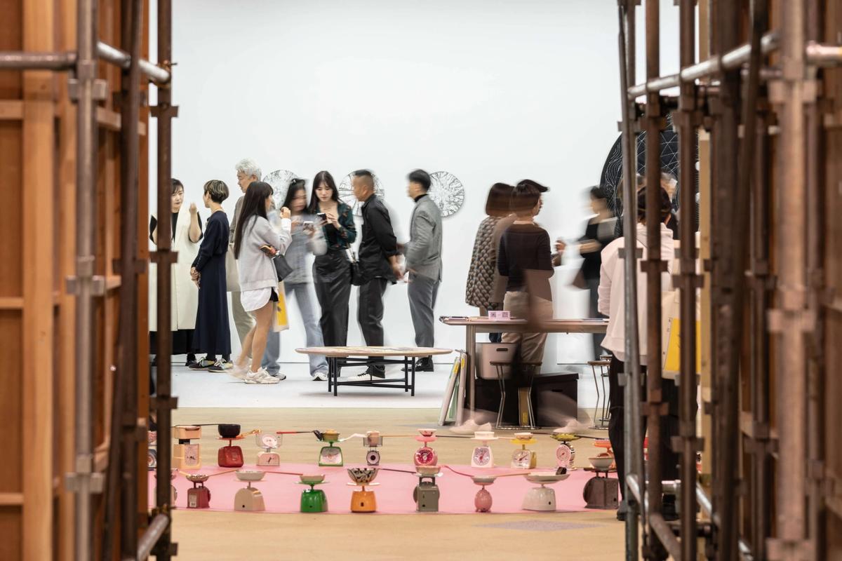 Visitors to the third Art Collaboration Kyoto
Courtesy of ACK, Photo by Moriya Yuki