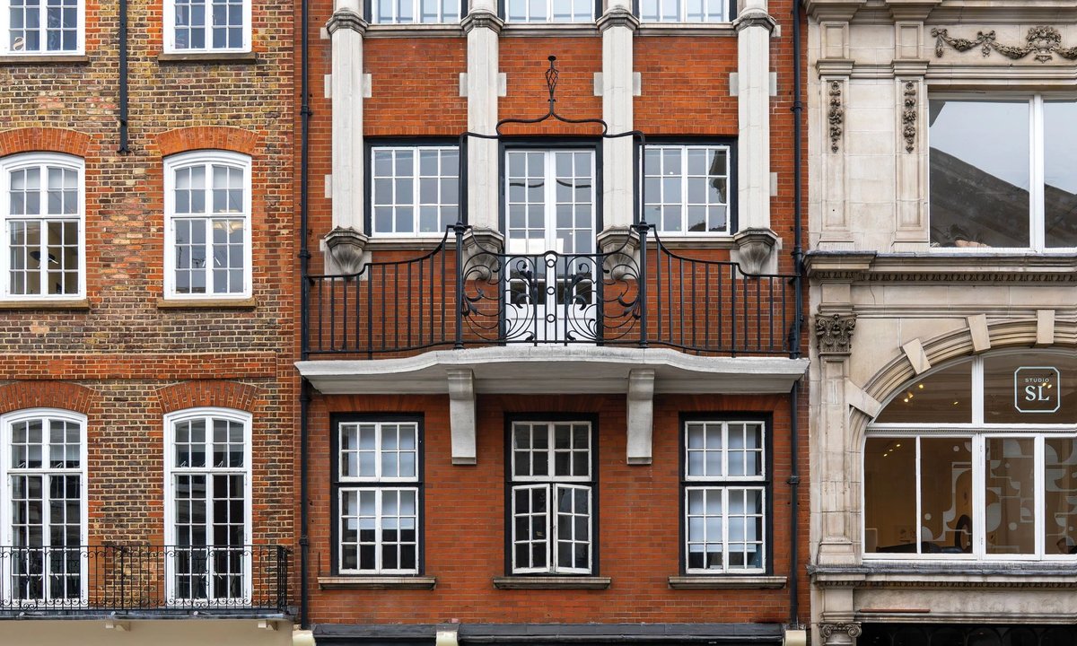 Almine Rech reopens in London with downsized gallery