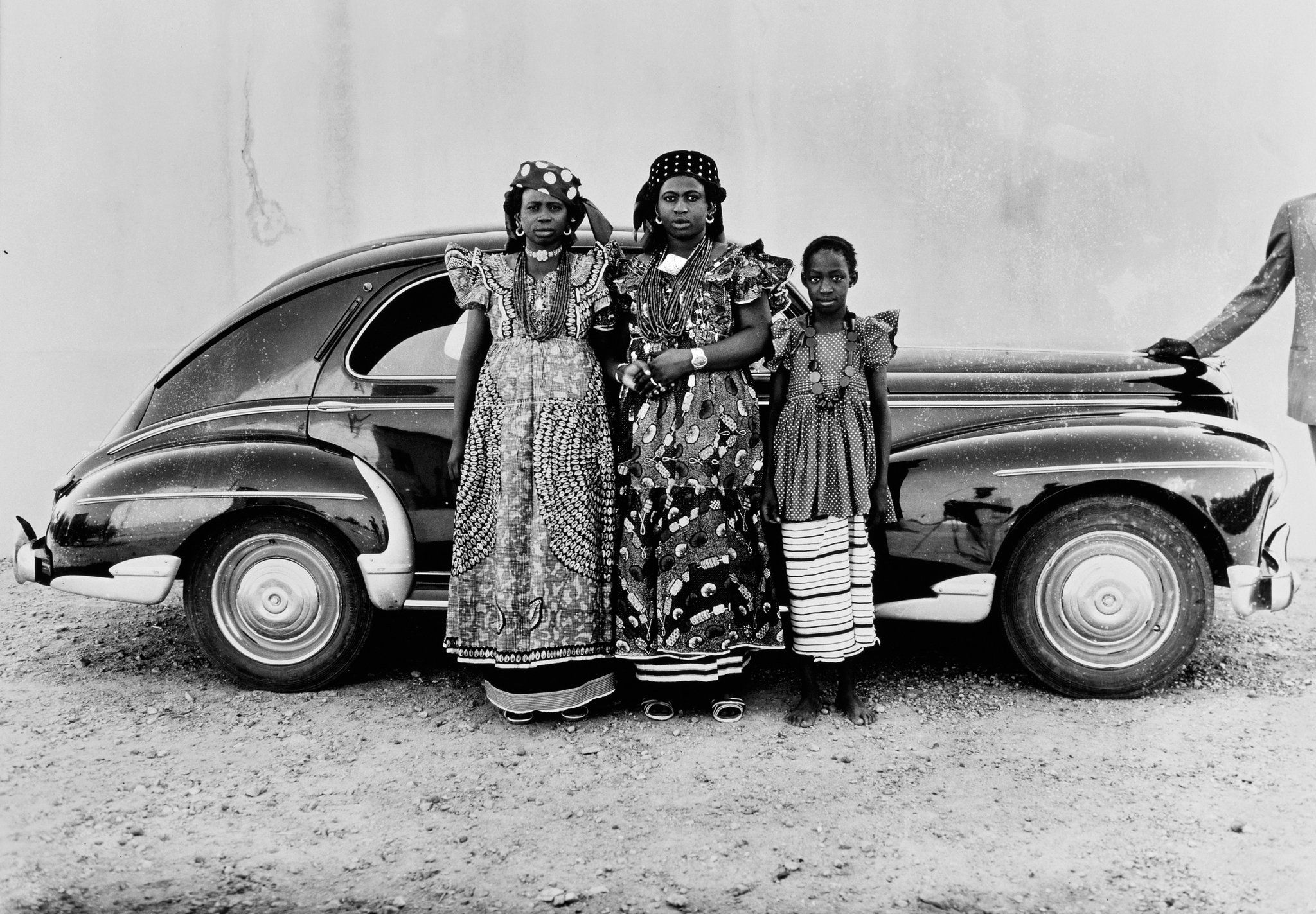 Social aspirations in colonial Africa: Seydou Keïta’s Untitled (1954) © Seydou Keïta/SKPEAC, courtesy of the Jean Pigozzi African Art Collection